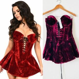 NWT Daisy Corsets MEDIUM Top Drawer red velvet steel boned corset dress